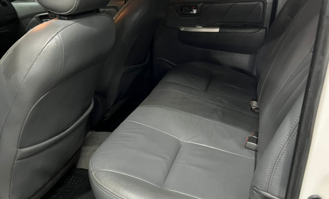 Toyota Hilux CD SRV D4-D 4x4 3.0 TDI Diesel Aut 2014-4