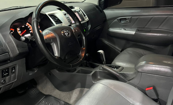 Toyota Hilux CD SRV D4-D 4x4 3.0 TDI Diesel Aut 2014-2