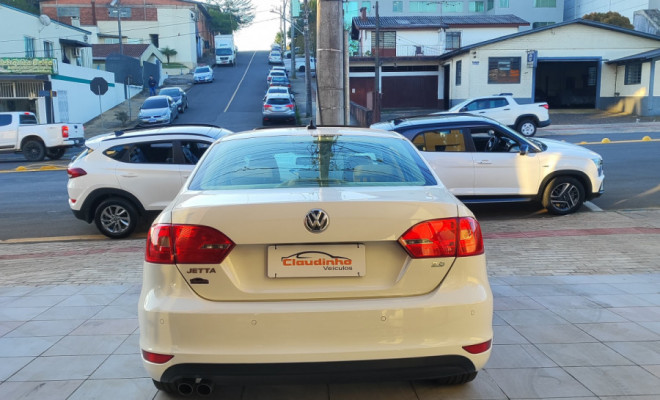 VW - VolksWagen JETTA Comfortline 2.0 T.Flex 8V 4p Tipt. 2013 Flex-4