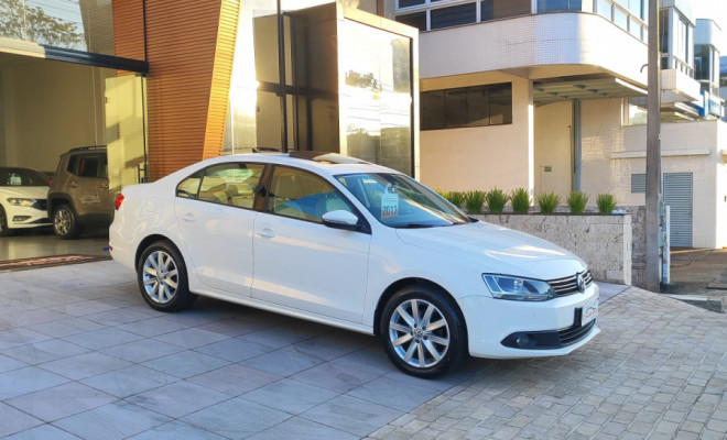 VW - VolksWagen JETTA Comfortline 2.0 T.Flex 8V 4p Tipt. 2013 Flex