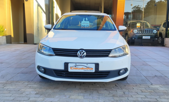 VW - VolksWagen JETTA Comfortline 2.0 T.Flex 8V 4p Tipt. 2013 Flex-3