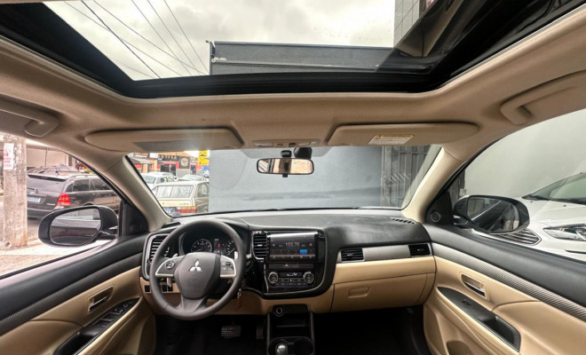 Mitsubishi OUTLANDER 3.0/ GT 3.0 V6 Aut. 2014 Gasolina-6