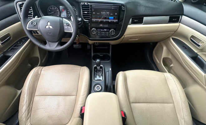 Mitsubishi OUTLANDER 3.0/ GT 3.0 V6 Aut. 2014 Gasolina-13