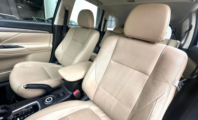 Mitsubishi OUTLANDER 3.0/ GT 3.0 V6 Aut. 2014 Gasolina-11