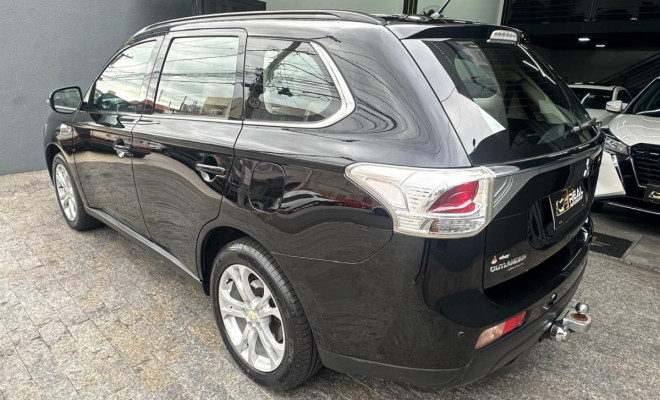 Mitsubishi OUTLANDER 3.0/ GT 3.0 V6 Aut. 2014 Gasolina-7
