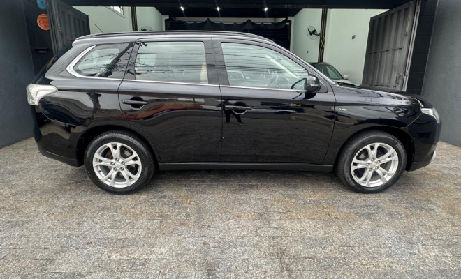 Mitsubishi OUTLANDER 3.0/ GT 3.0 V6 Aut. 2014 Gasolina-9