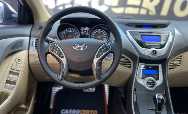Hyundai Elantra GLS 1.8 Aut. 2013  Interior CARAMELO   C/teto solar-5
