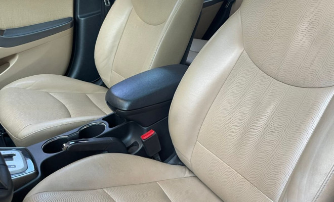 Hyundai Elantra GLS 1.8 Aut. 2013  Interior CARAMELO   C/teto solar-6