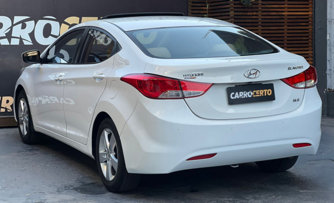 Hyundai Elantra GLS 1.8 Aut. 2013  Interior CARAMELO   C/teto solar-3