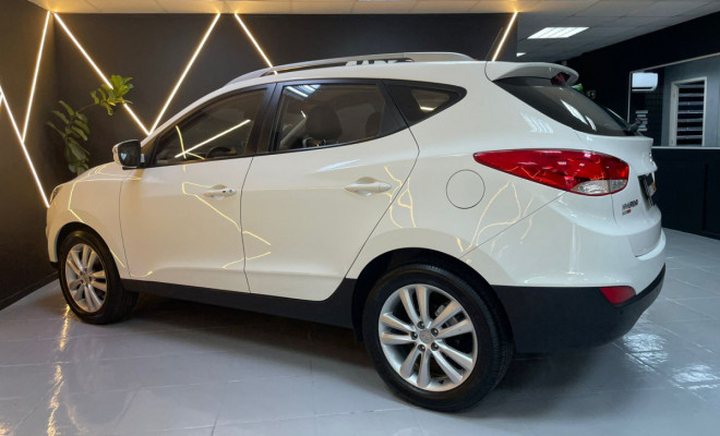 Hyundai ix35 GLS 2.0  Aut. 2014 Flex PRA QUEM CURTE SUV ROBUSTA-2