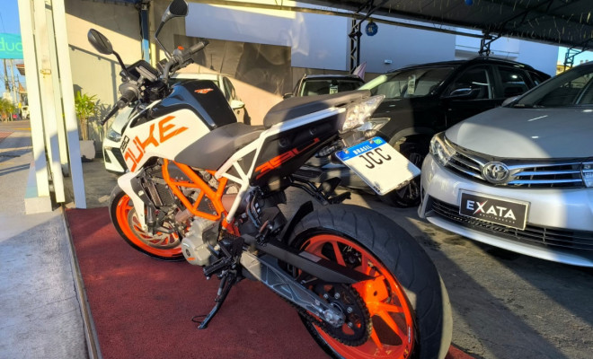 KTM DUKE 390-4