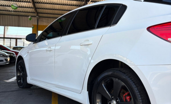 GM - Chevrolet CRUZE HB Sport LT 1.8 16V FlexP. 5p Mec 2013 Flex-2