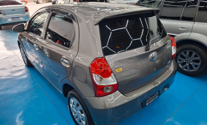 Toyota ETIOS XS 1.5 Flex 16V 5p Mec. 2018 Flex-18