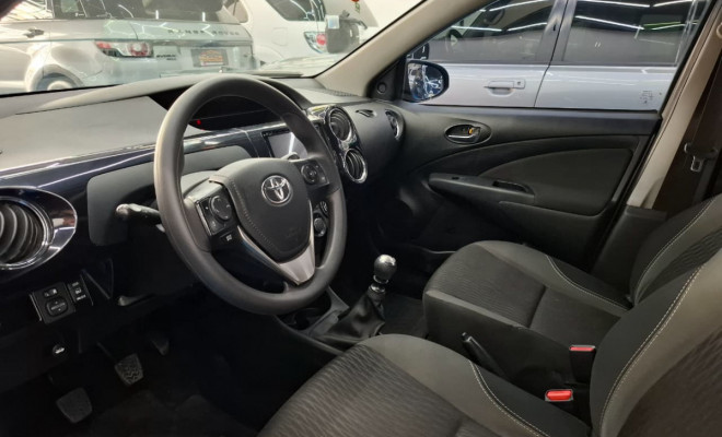 Toyota ETIOS XS 1.5 Flex 16V 5p Mec. 2018 Flex-6
