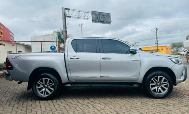 Toyota Hilux CD SRX 4x4 2.8 TDI 16V Diesel Aut. 2016 Diesel-4