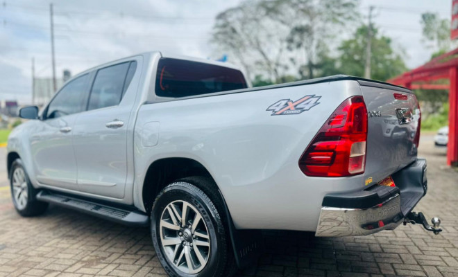 Toyota Hilux CD SRX 4x4 2.8 TDI 16V Diesel Aut. 2016 Diesel-1