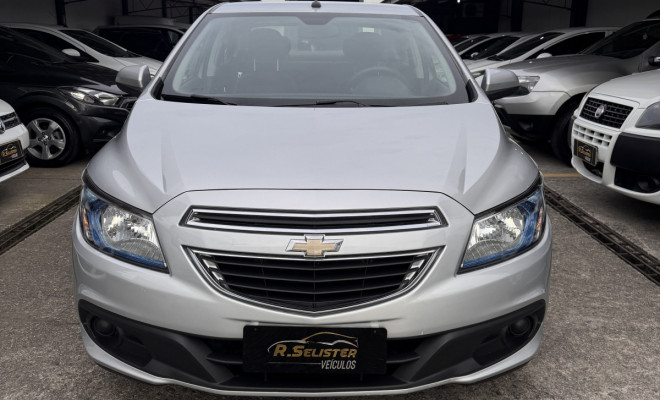 PRISMA Sed. LT 1.4 8V 2015 MyLink-0
