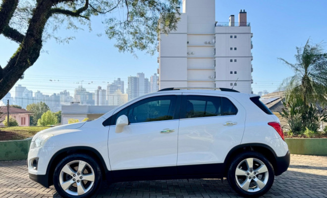 GM - Chevrolet TRACKER LTZ 1.8 16V Flex 4x2 Aut. 2014 Flex-10
