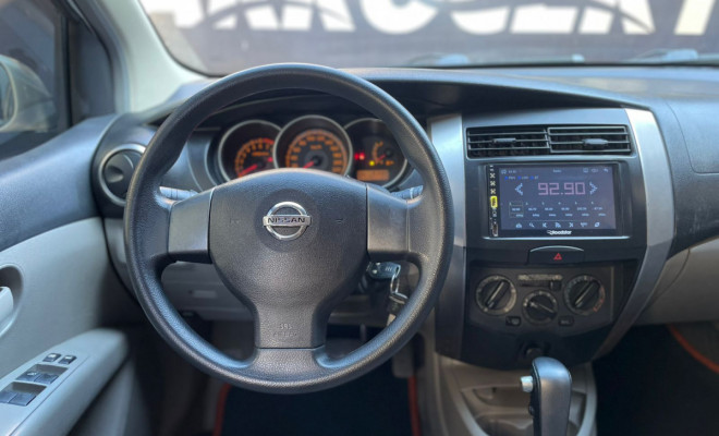 Nissan LIVINA SL 1.8  Aut. 2010 Flex  C/MULTIMIDIA-5