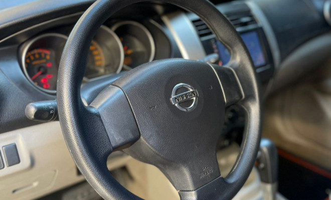 Nissan LIVINA SL 1.8  Aut. 2010 Flex  C/MULTIMIDIA-7