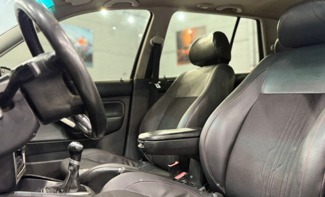 VW - VolksWagen Golf Sportline 1.6 Mi Total Flex 8V 4p 2012 Flex-11