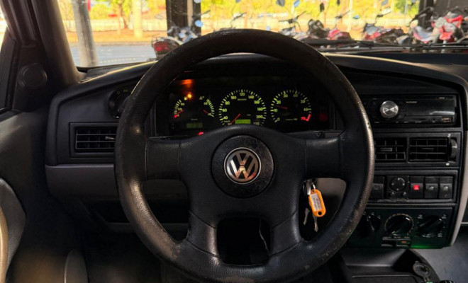 VW - VolksWagen Santana 1.8 Mi 2002 Álcool-6