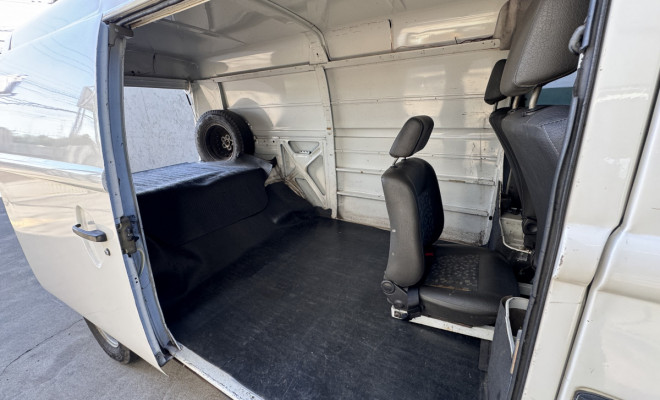 VW - VolksWagen Kombi Furgão 1.4 Mi Total Flex 8V 2011 Flex-5