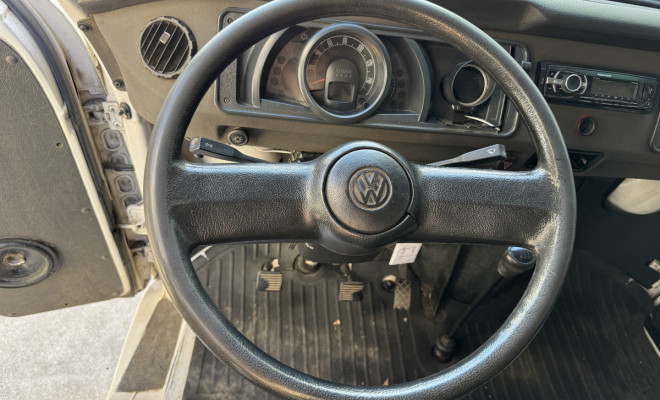 VW - VolksWagen Kombi Furgão 1.4 Mi Total Flex 8V 2011 Flex-9