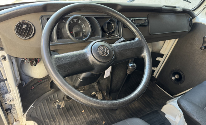 VW - VolksWagen Kombi Furgão 1.4 Mi Total Flex 8V 2011 Flex-7