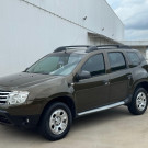 O Duster Expression 2014 é perfeito para quem busca um SUV resistente e confiável. Motor 1.6 que oferece economia e durabilidade, ideal para quem valoriza aventura, praticidade e custo-benefício.   Versão Expression completa  Multimídia com câmera de ré  Farol de milha  Airbag duplo  Freios ABS  SUV robusto e resistente  Ótimo custo-benefício  Ideal para aventuras   Financiamento facilitado  Mande WhatsApp e agende uma visita!   Oportunidade de ter um SUV aventureiro e econômico!