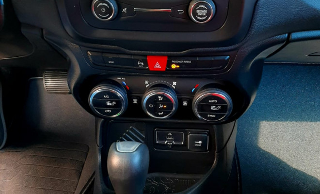 Jeep Renegade Longitude 1.8 4x2 Flex 16V Aut. 2017 Flex-12