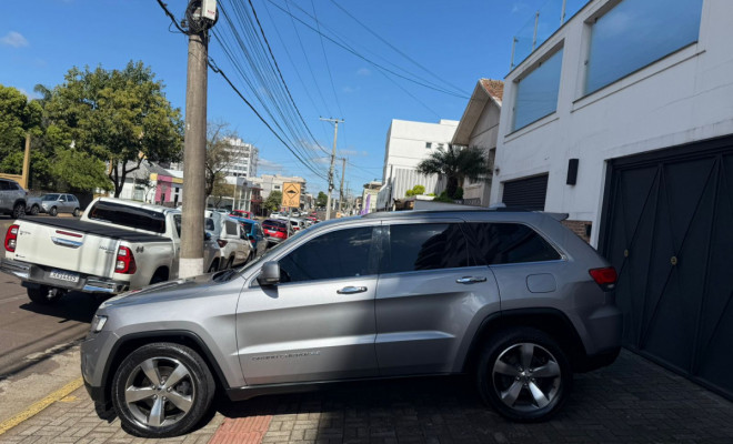 Jeep Grand Cherokee Limited 3.6 4x4 V6 Aut. 2015 Gasolina-3