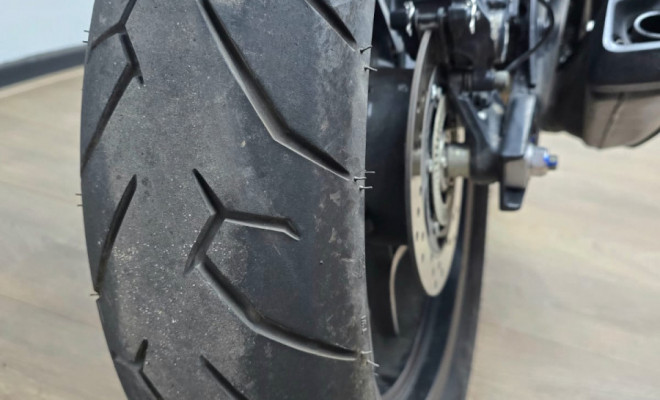 BAJAJ DOMINAR 400  2024 Gasolina-16