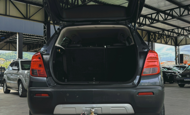 GM - Chevrolet TRACKER LTZ 1.8 16V Flex 4x2 Aut. 2015 Gasolina-4