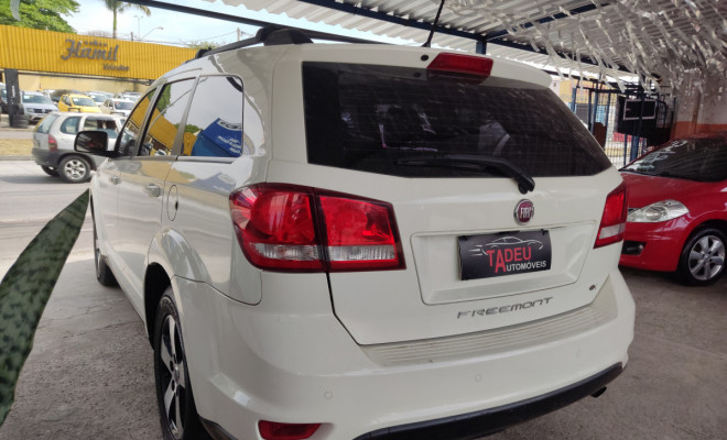 Fiat FREEMONT EMOT./PRECISION 2.4 16V 5p Aut. 2014 Gasolina-2