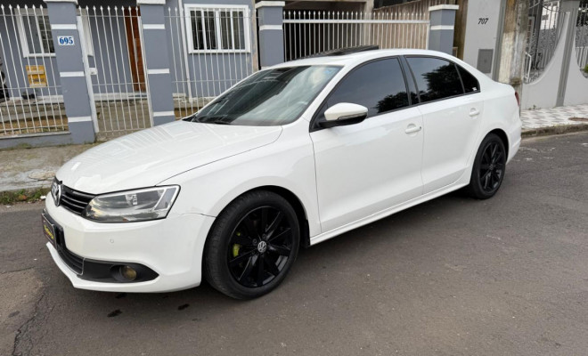 VW - VolksWagen JETTA Comfortline 2.0 T.Flex 8V 4p Tipt. 2013 Flex