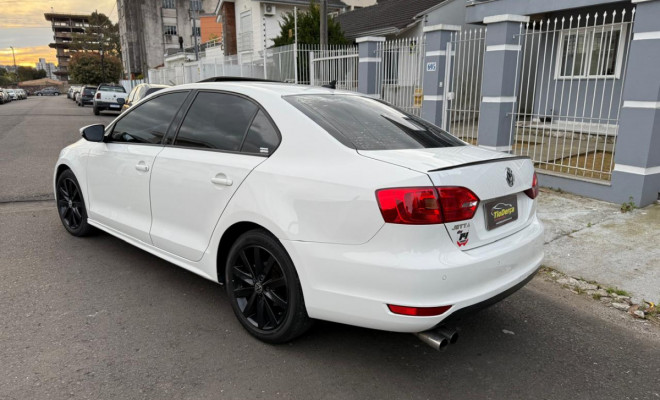 VW - VolksWagen JETTA Comfortline 2.0 T.Flex 8V 4p Tipt. 2013 Flex-0