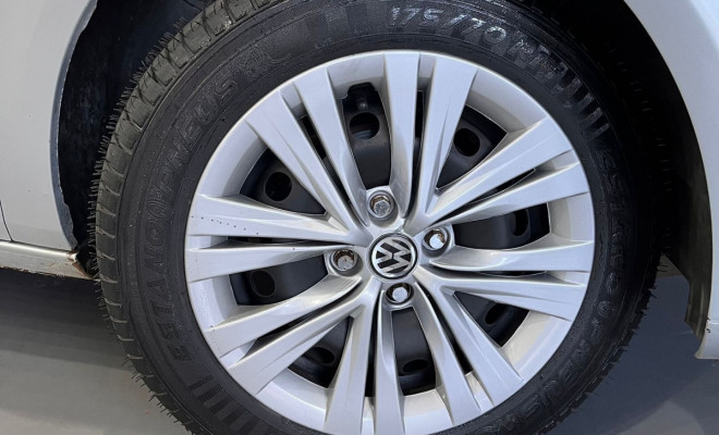 VW - VolksWagen VOYAGE 1.0/1.0 City Mi Total Flex 8V 4p 2010 Flex-7