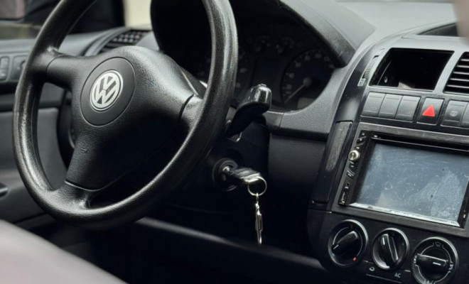 VW - VolksWagen Polo 1.6 Mi/S.Ouro 1.6 Mi Tot.Flex 8V 5p 2006 Flex-7