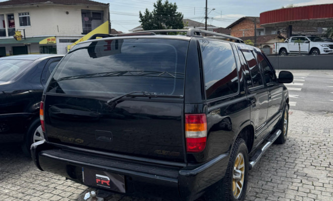 GM - Chevrolet S10 Blazer Executive 4.3 V6 1999 Gasolina-4