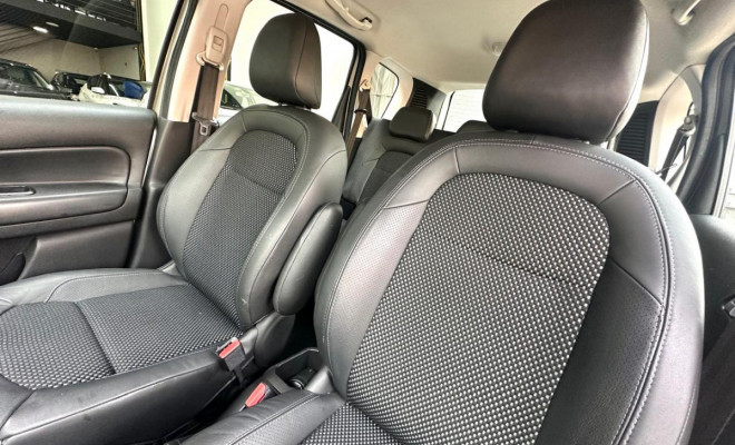 Citroën C3 Picasso Excl. 1.6 Flex 16V 5p Aut. 2015 Flex-3