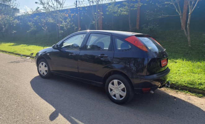 Ford Focus 1.6 S/SE/SE Plus Flex 8V/16V  5p 2004 Flex-4