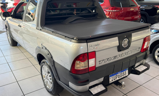 Fiat Strada Trekking 1.6 16V Flex CD 2013 Flex-4