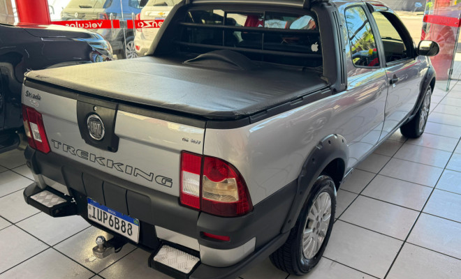 Fiat Strada Trekking 1.6 16V Flex CD 2013 Flex-3