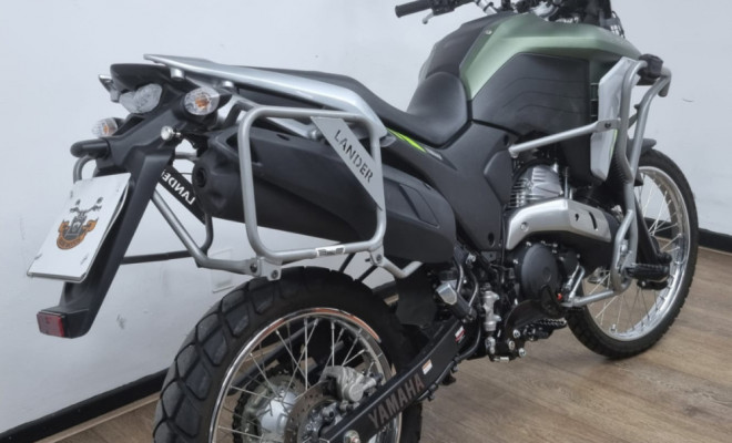 YAMAHA XTZ 250 LANDER CONNECTED 2025 Gasolina-11