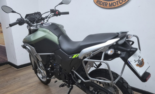 YAMAHA XTZ 250 LANDER CONNECTED 2025 Gasolina-9