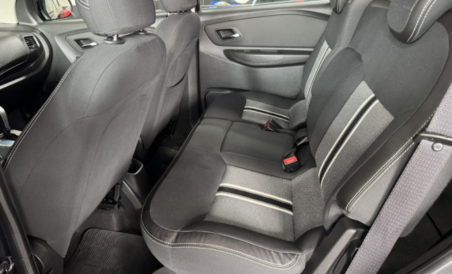 GM - Chevrolet SPIN ACTIV 1.8 8V Econo. Flex 5p Aut. 2016 Flex-9