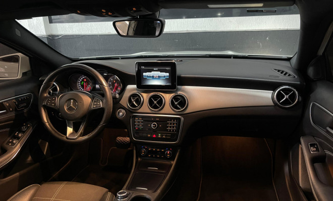 Mercedes-Benz GLA 250 Enduro 2.0 TB 16V 211cv Aut. 2016 Gasolina-7