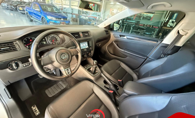 VW - VolksWagen JETTA Comfortline  2.0 T.Flex 8V 4p Mec. 2013 Flex-11