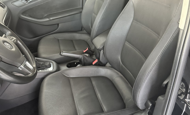 VW - VolksWagen JETTA Comfortline 2.0 T.Flex 8V 4p Tipt. 2012 Flex-4